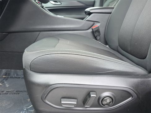 Used 2023 Jeep Grand Cherokee Laredo image 27