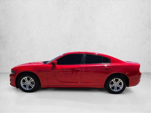 Used 2022 Dodge Charger SXT RWD image 9