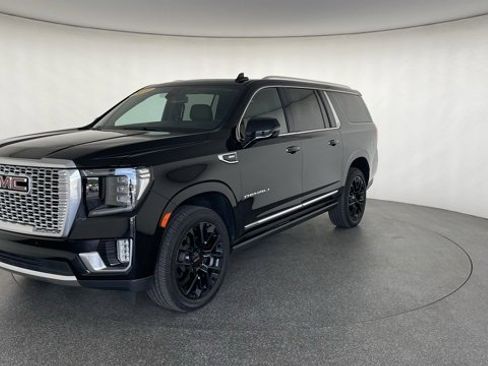 Used 2022 GMC Yukon XL Denali image 33