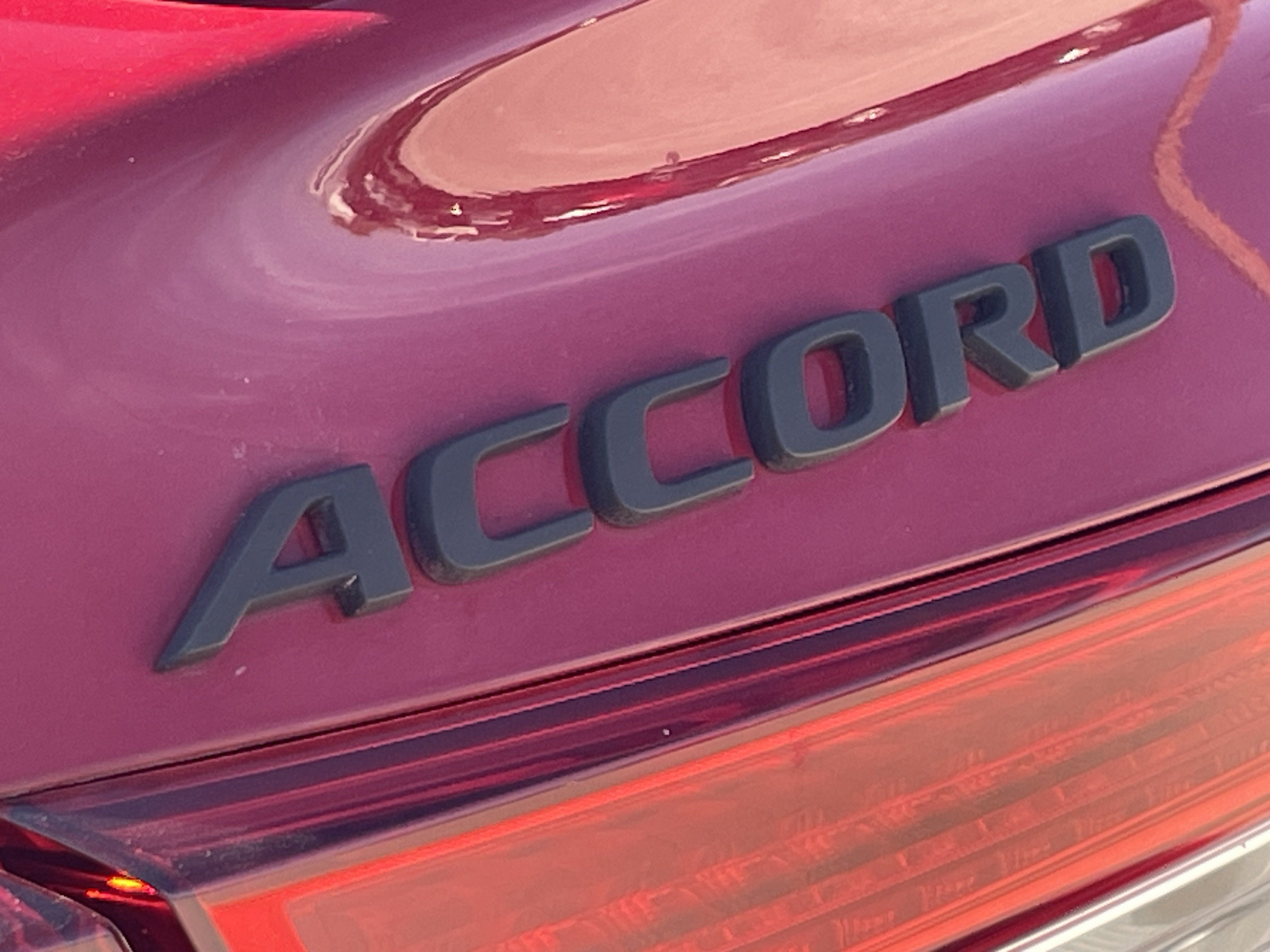 Used 2018 Honda Accord Sport image 10