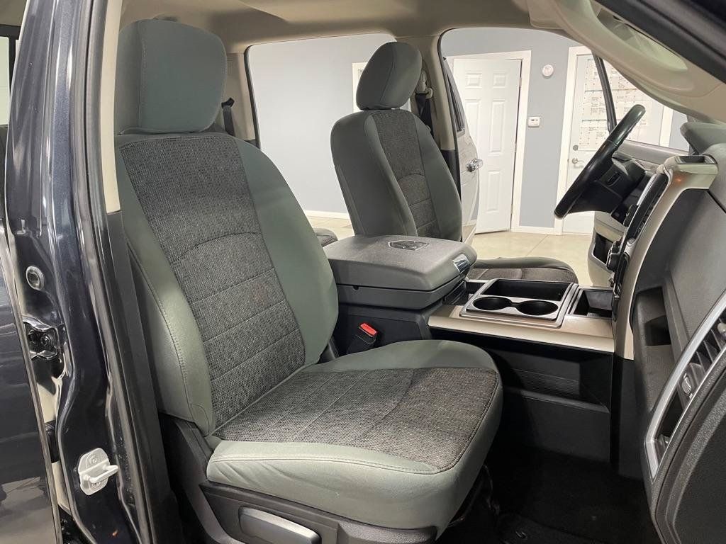 Used 2015 RAM 1500 Classic SLT w/ SLT Plus D←cor Group AWD/4WD image 25