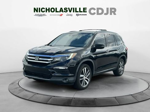 Used 2018 Honda Pilot Touring image 1