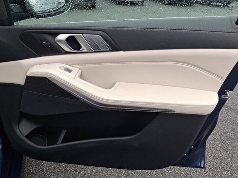 Used 2022 BMW X7 xDrive40i w/ Premium Package image 8