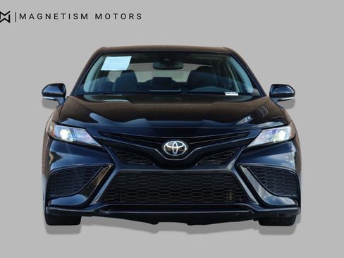 Used 2023 Toyota Camry SE w/ Convenience Package FWD image 5