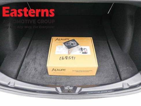 Used 2019 Tesla Model 3 Standard Range image 9