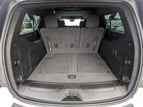 Used 2022 GMC Yukon XL SLE w/ Max Trailering Package image 12