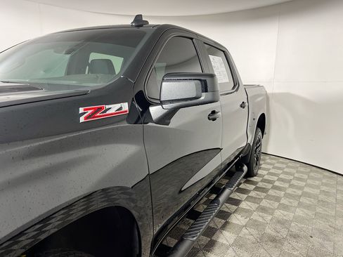 Used 2025 Chevrolet Silverado 1500 LT Trail Boss w/ Convenience Package II image 12