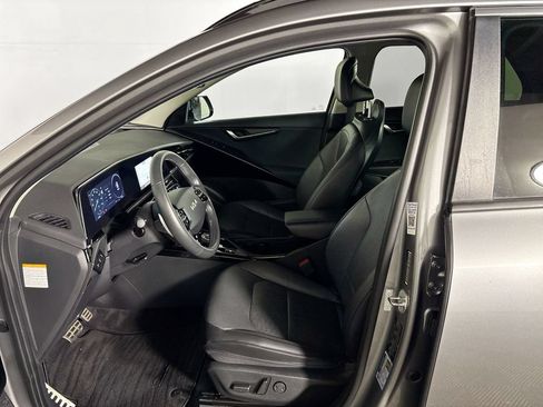 Certified 2023 Kia Niro Wave w/ Wave Preserve Package FWD image 12
