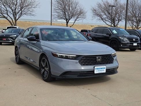 Used 2024 Honda Accord Sport image 3