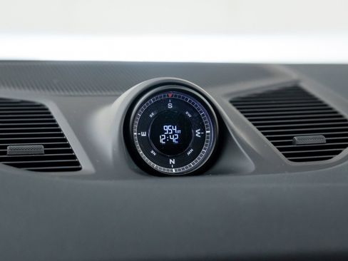 Certified 2025 Porsche Cayenne image 29