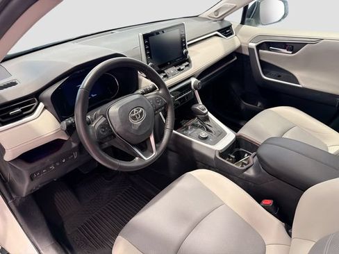 Used 2022 Toyota RAV4 Limited AWD/4WD image 8