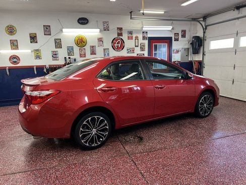 Used 2015 Toyota Corolla image 3