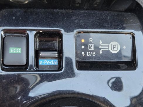 Used 2018 Nissan Leaf SL w/ SL Technology Package image 24