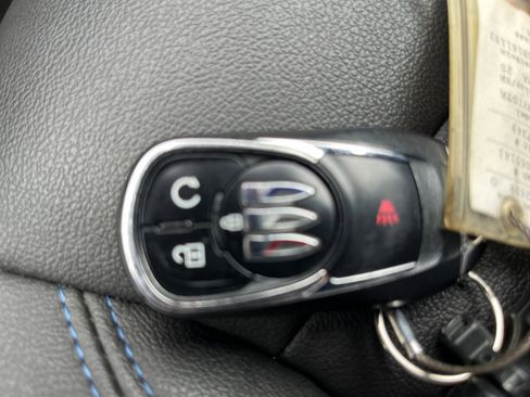 Used 2025 Buick Envista Sport Touring image 24