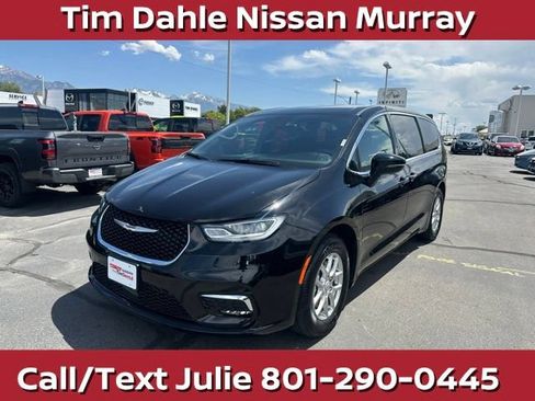 Used 2026 Chrysler Pacifica Select FWD image 5