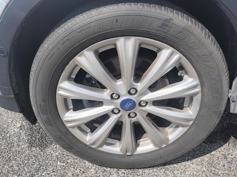 Used 2018 Ford Escape Titanium AWD/4WD image 24