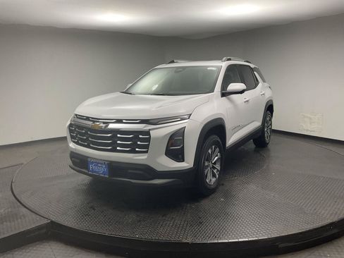 Certified 2025 Chevrolet Equinox LT w/ Convenience Package II FWD image 3