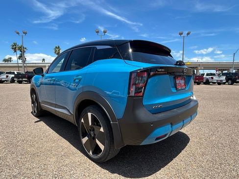 Used 2025 Nissan Kicks SR FWD image 4