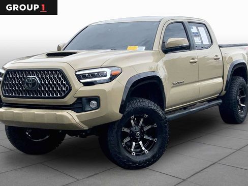 Used 2018 Toyota Tacoma TRD Sport w/ Technology Package AWD/4WD image 1