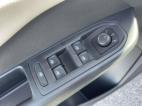 New 2026 Volkswagen Taos S FWD image 15