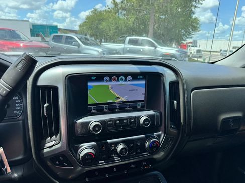 Used 2018 Chevrolet Silverado 1500 LTZ w/ LTZ Plus Package AWD/4WD image 10