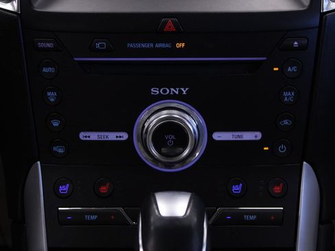 Used 2018 Ford Edge Titanium w/ Equipment Group 302A FWD image 26