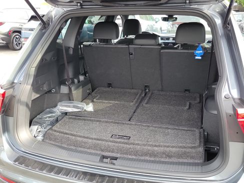 Used 2023 Volkswagen Tiguan SE R-Line FWD image 20