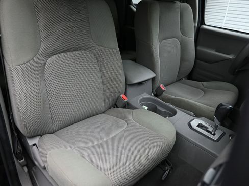 Used 2020 Nissan Frontier SV image 36