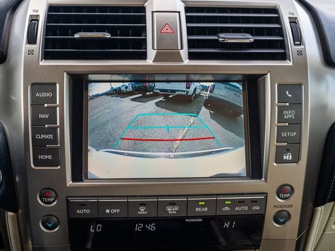 Used 2020 Lexus GX 460 Premium w/ Premium Package image 34