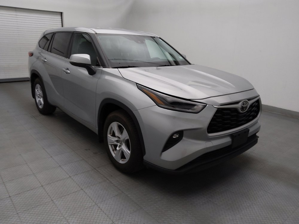 Used 2021 Toyota Highlander LE AWD/4WD image 13