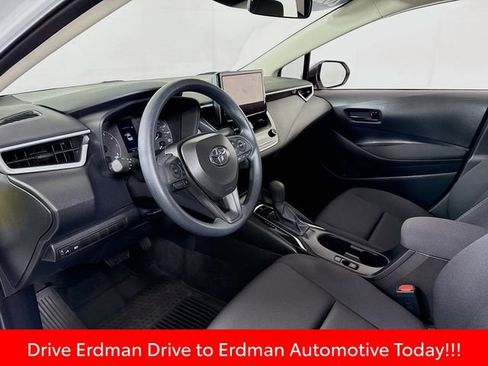 Used 2025 Toyota Corolla LE image 7
