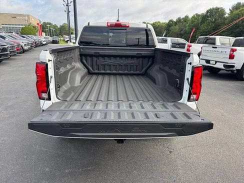 Used 2023 Chevrolet Colorado ZR2 w/ ZR2 Convenience Package III AWD/4WD image 10