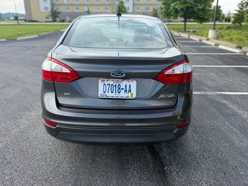 Used 2019 Ford Fiesta SE FWD image 4