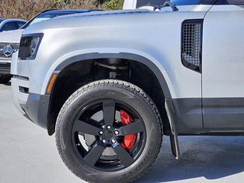 Used 2020 Land Rover Defender 110 First Edition image 11