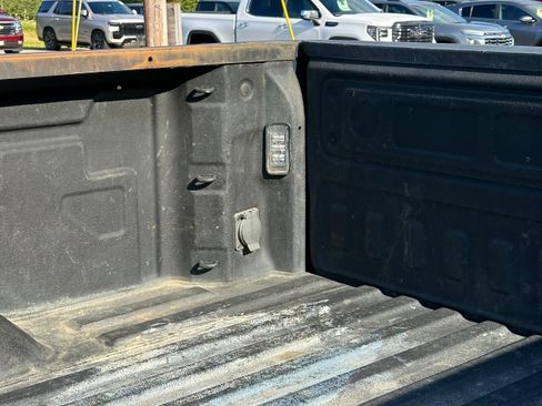 Used 2024 GMC Sierra 2500 SLE w/ SLE Convenience Package AWD/4WD image 16