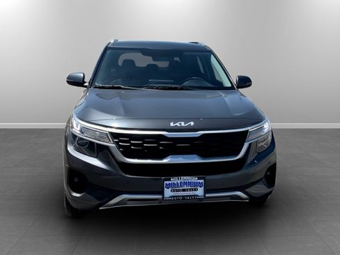 Used 2023 Kia Seltos LX FWD image 2