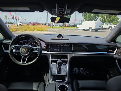 Used 2019 Porsche Panamera GTS AWD/4WD image 15