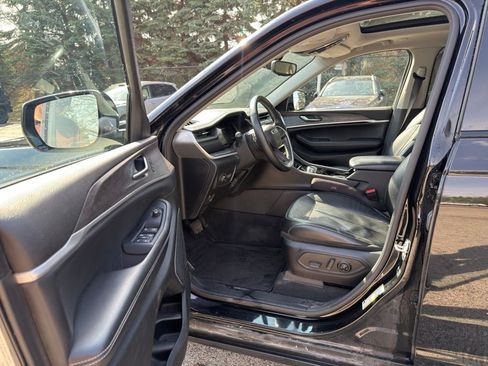 Used 2022 Jeep Grand Cherokee Limited image 10