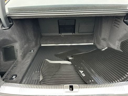 Used 2021 Audi S8 L image 13