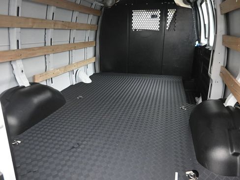 Used 2024 GMC Savana 2500 w/ Driver Convenience Package RWD image 11
