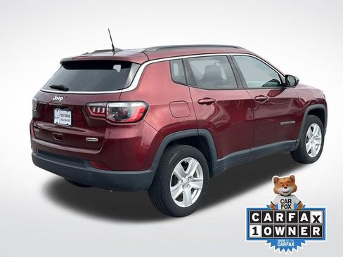 Used 2022 Jeep Compass Latitude image 3