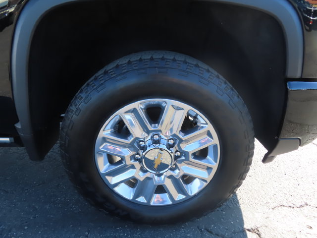 Used 2025 Chevrolet Silverado 2500 High Country AWD/4WD image 10