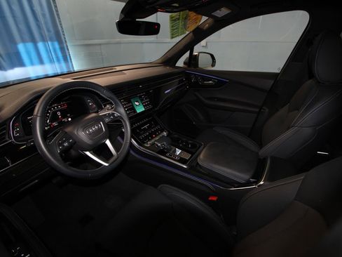 Used 2025 Audi Q7 3.0T Prestige w/ Prestige Package image 2