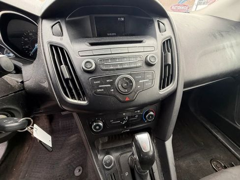 Used 2015 Ford Focus SE image 12
