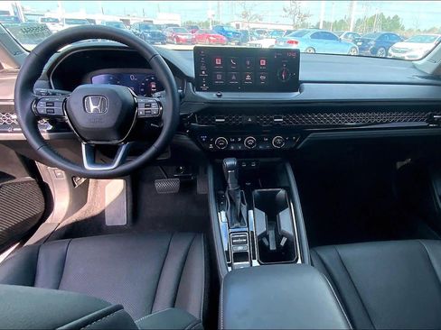 Used 2023 Honda Accord Touring image 15