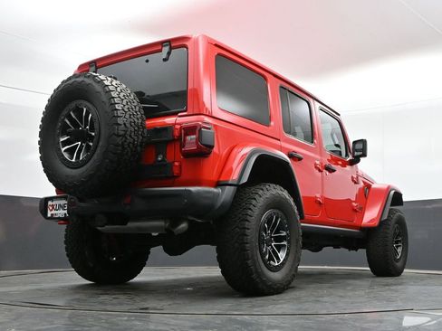 Used 2025 Jeep Wrangler Unlimited Rubicon AWD/4WD image 41