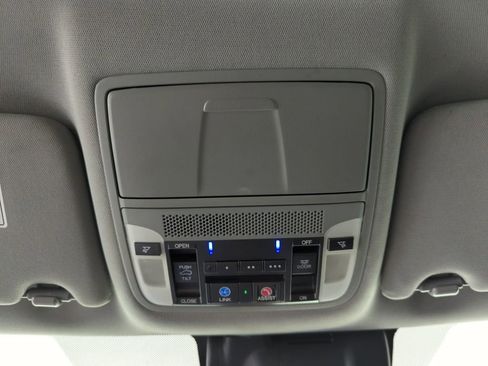 Used 2017 Acura MDX SH-AWD w/ Technology Package image 29