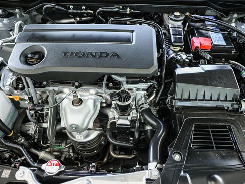 Used 2025 Honda Civic Sport image 34