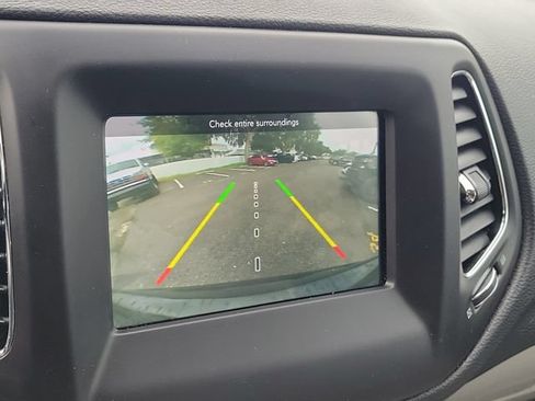 Used 2018 Jeep Compass Latitude w/ Popular Equipment Group FWD image 30