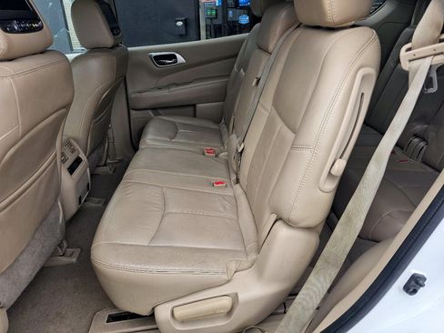 Used 2014 Nissan Pathfinder SL AWD/4WD image 37